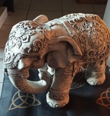 olifant india in beton